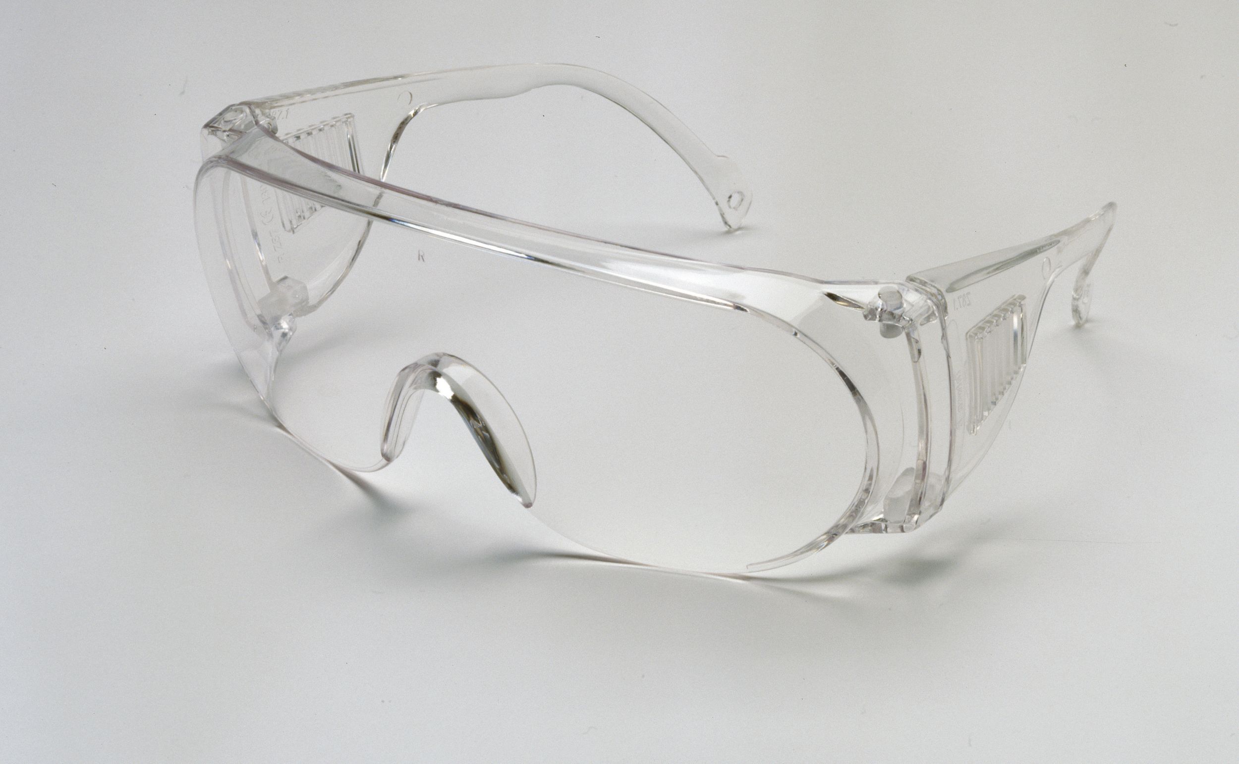 Защитные очки