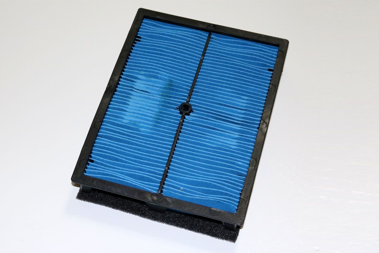 Воздушный фильтр двигателя