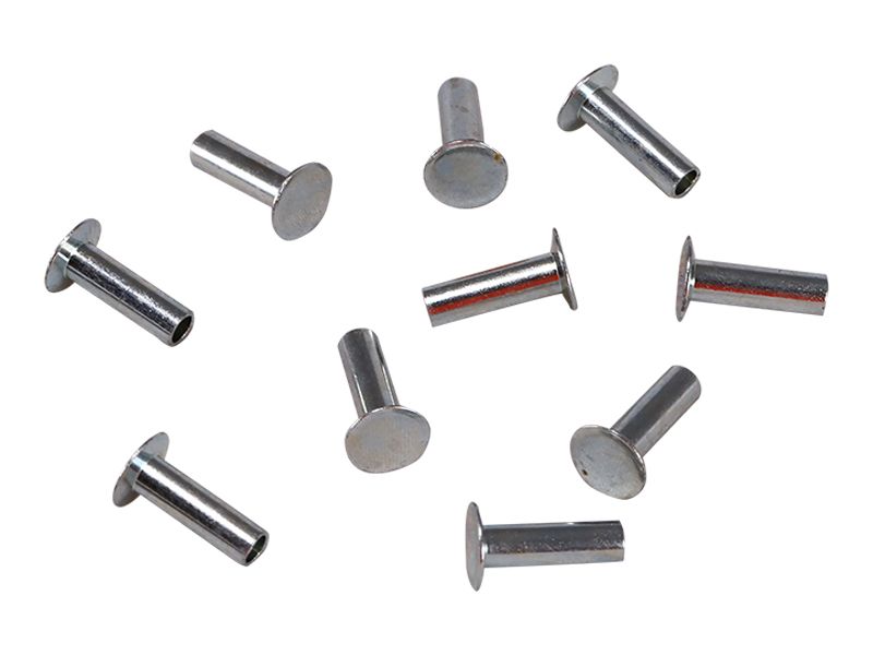 Заклепка с плоской головкой