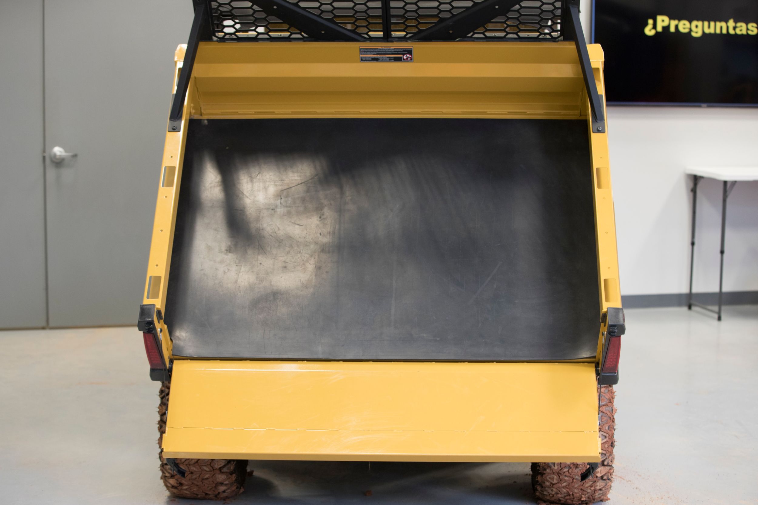 546-0915: Cargo Box Mat Kit