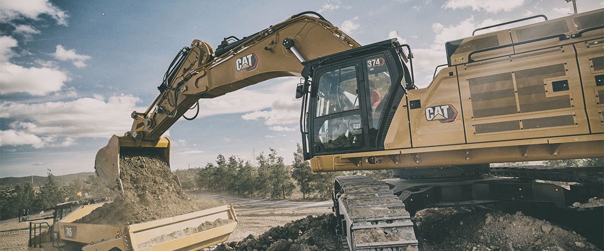 374 Large Excavator at work